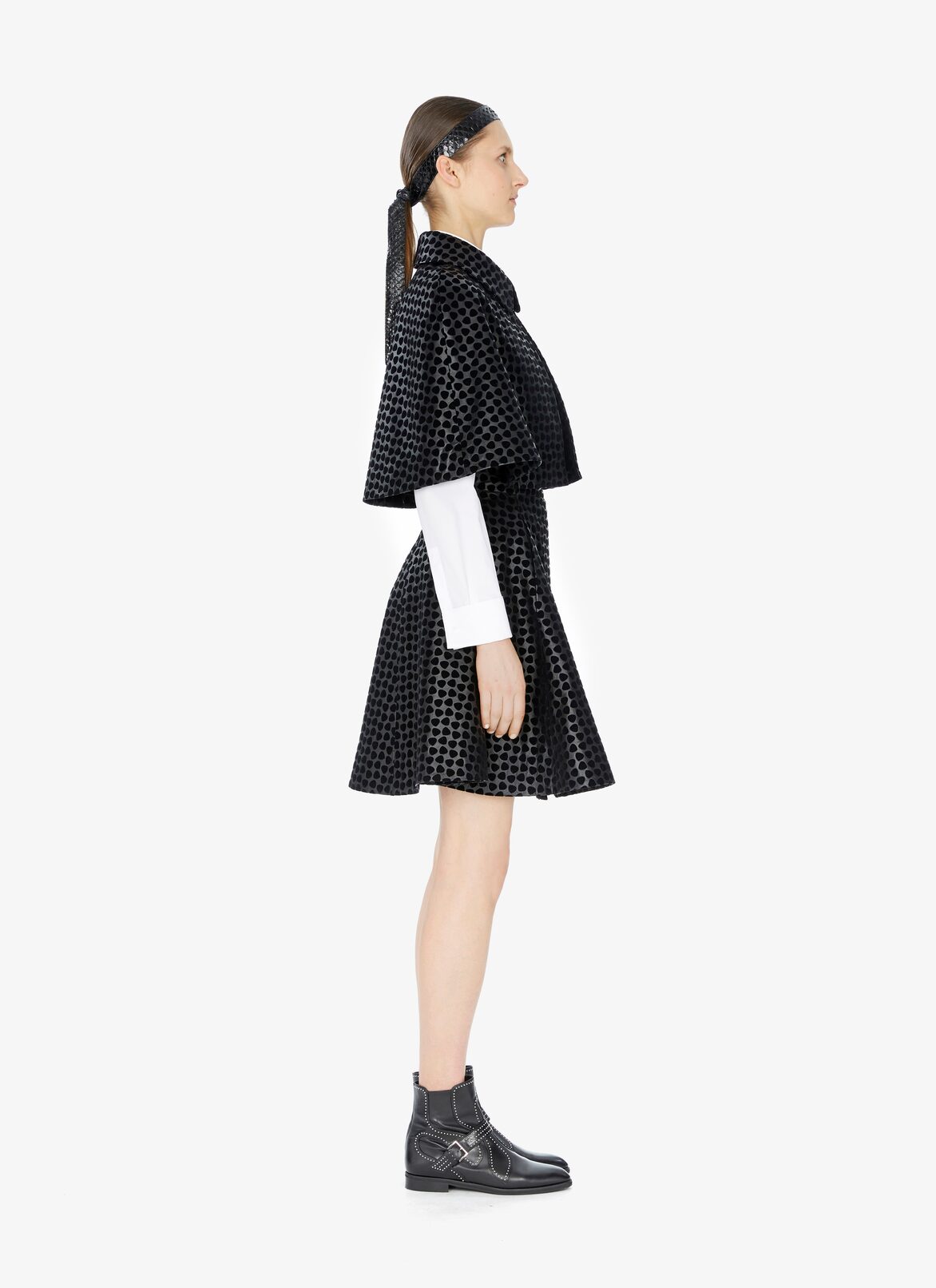 Cropped Lambskin Cape ALAÏA BLACK CROPPED LAMBSKIN CAPE